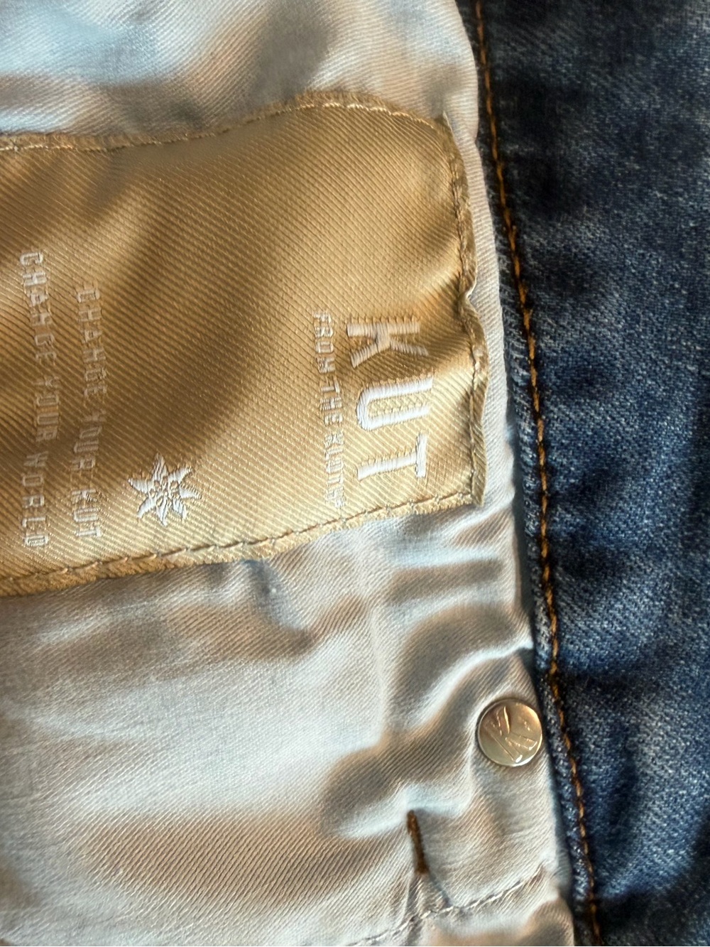 Kut from the Kloth Faded Blue Wide-Leg Jeans - Picture 8 of 9